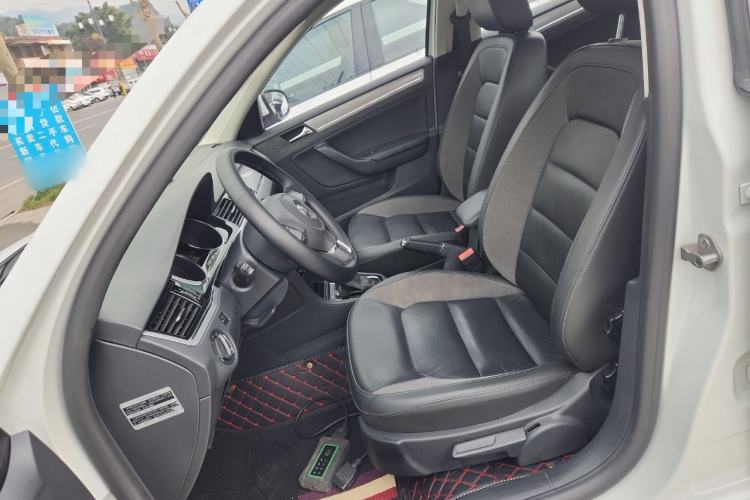 Used Volkswagen Bora 2015 Value Edition 1.6L Automatic Comfort Version
