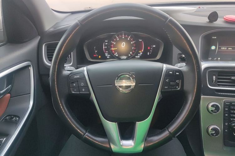 Used Volvo S60 2016 S60L T4 Zhiyuan Edition
