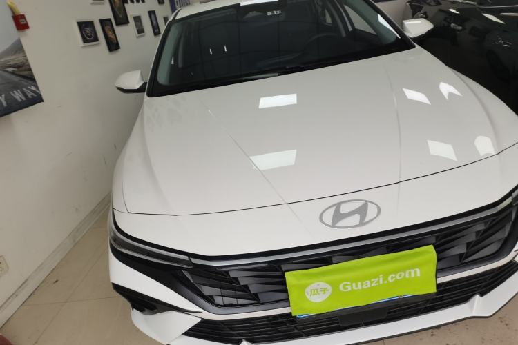 Used Hyundai Elantra 2023 1.5L CVT LUX Prestige Edition
