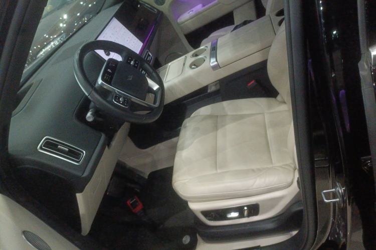 Used Li Auto L8 2024 Pro Model
