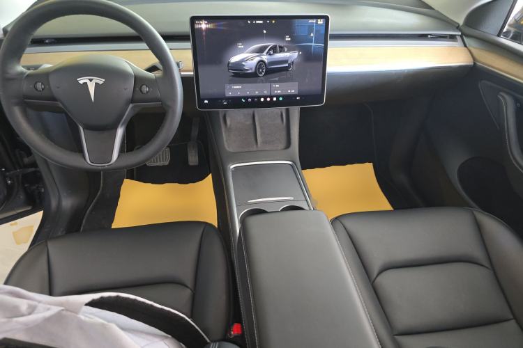 Used Tesla Model Y 2022 Long-Range All-Wheel-Drive Version
