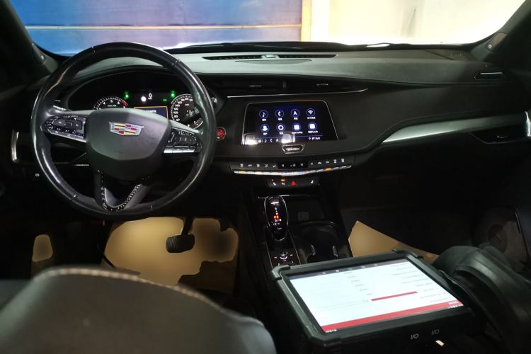 Used Cadillac XT4 2020 28T Two-Wheel-Drive Leading Version
