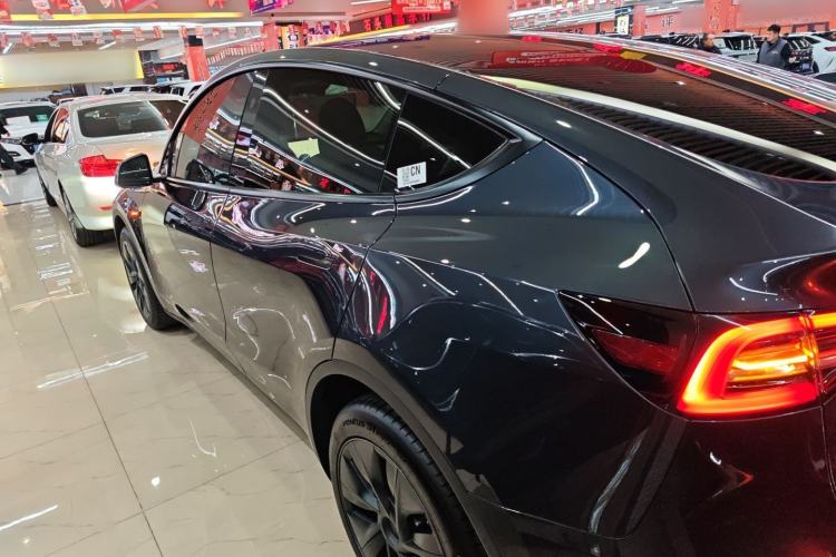 Used Tesla Model Y 2024 Long-Range All-Wheel-Drive Version