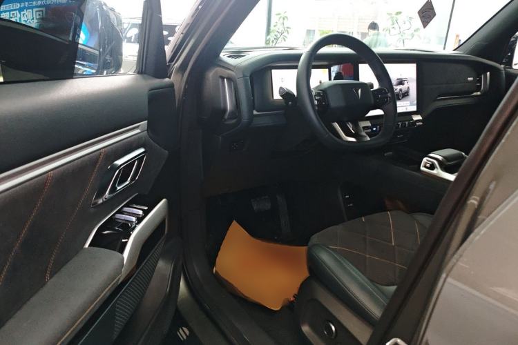 Used  G318 2025 Worry-Free Cross-Country Edition Four-Wheel Drive Distant Mountains Version