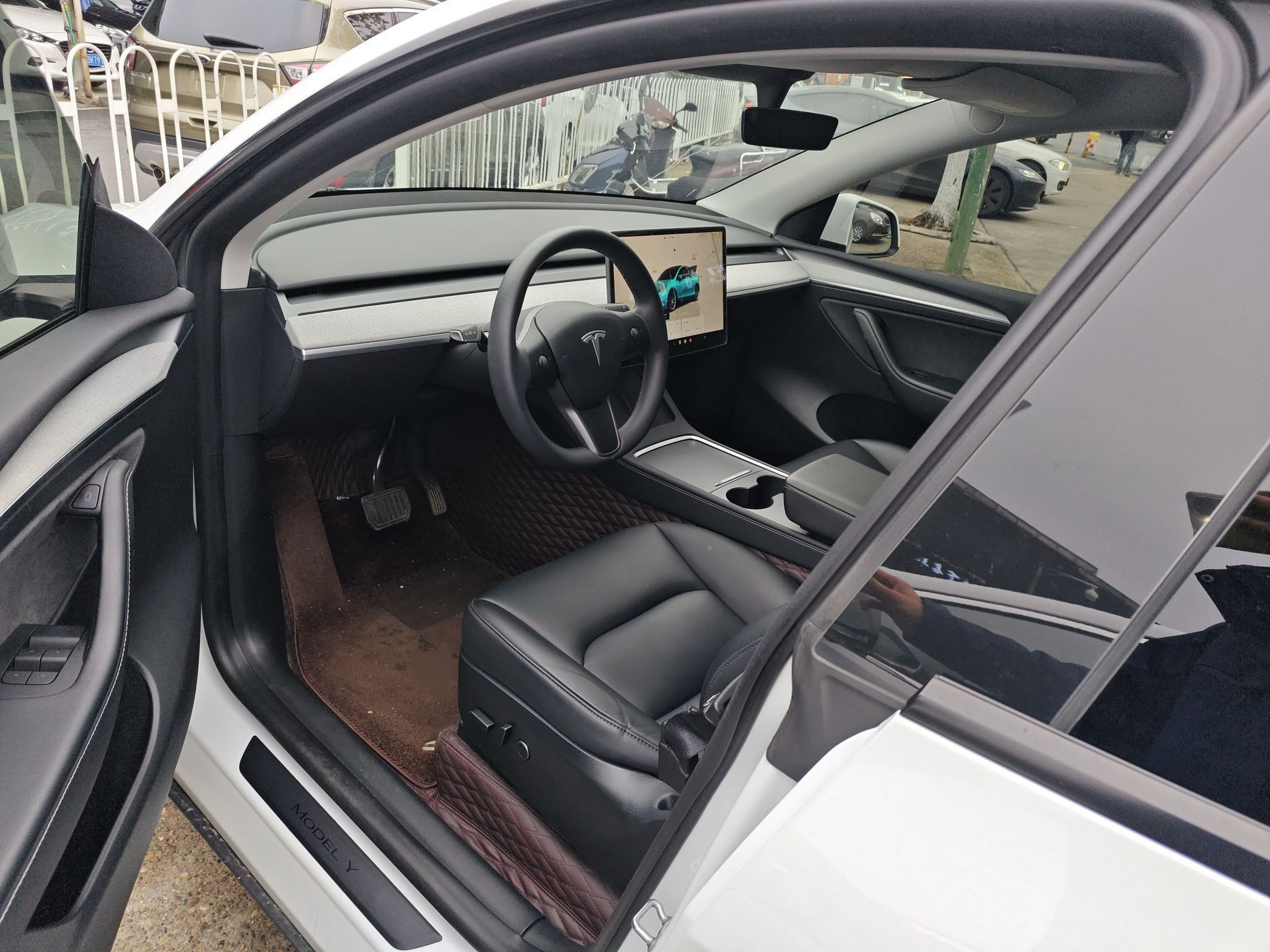 Переднее сиденье в автомобиле