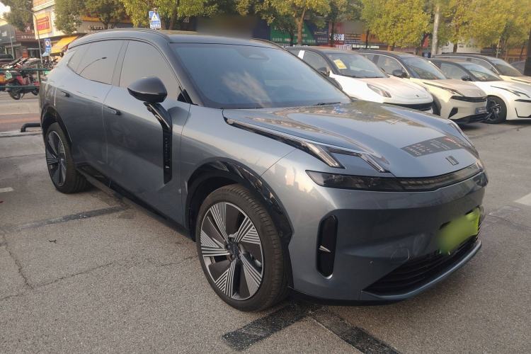 Used Lynk & Co 08 EM-P 2025 220 km All-Wheel-Drive Performance Halo
