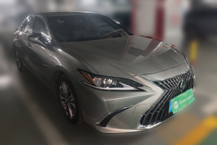 Used Lexus ES 2022 300h Excellence Edition
