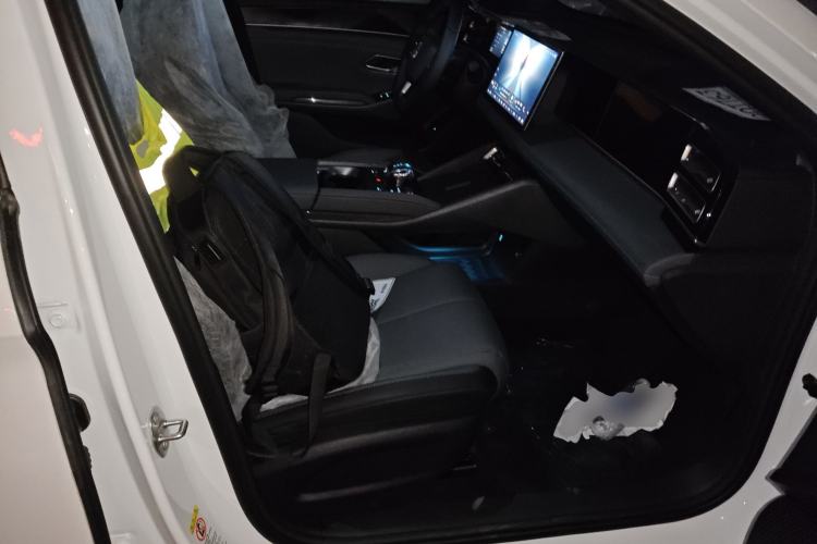 Used BYD Qin L 2025 DM-i Smart Drive 80KM Leading Model
