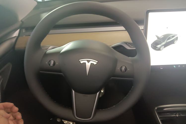 Used Tesla Model Y 2023 Rear-Wheel-Drive Version

