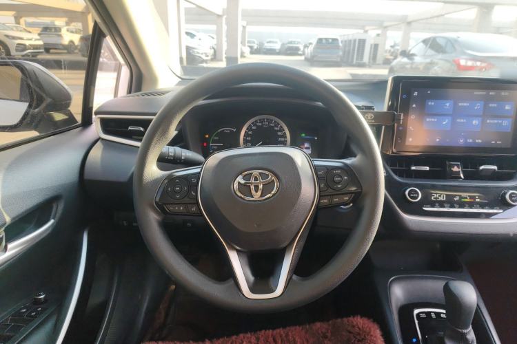 Used Toyota Corolla 2021 Dual-Motor 1.8L E-CVT Elite Edition
