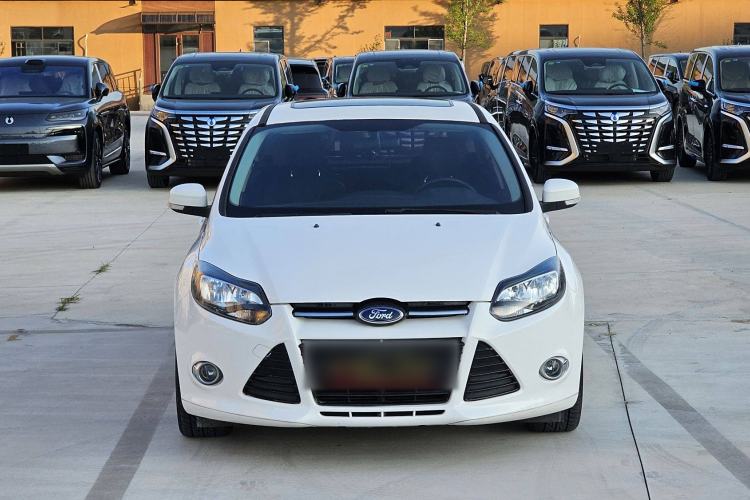 Used Ford Focus 2012 Hatchback 2.0L Automatic Luxury Sport Model
