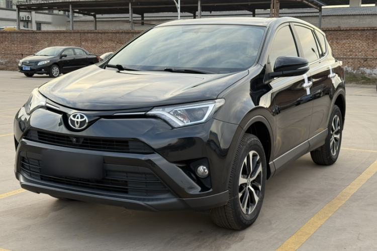 Used Toyota RAV4 2019 2.0L CVT Two-Wheel Drive Luxury Version China VI Standard
