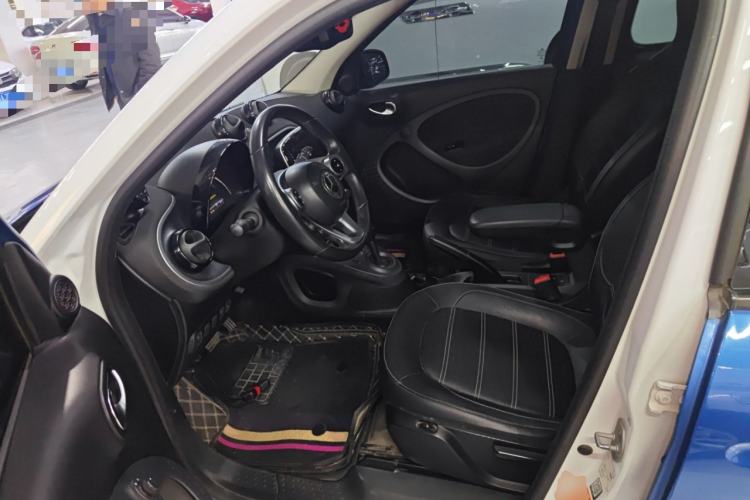 Used  forfour 2016 0.9T 66 kW Pioneer Edition