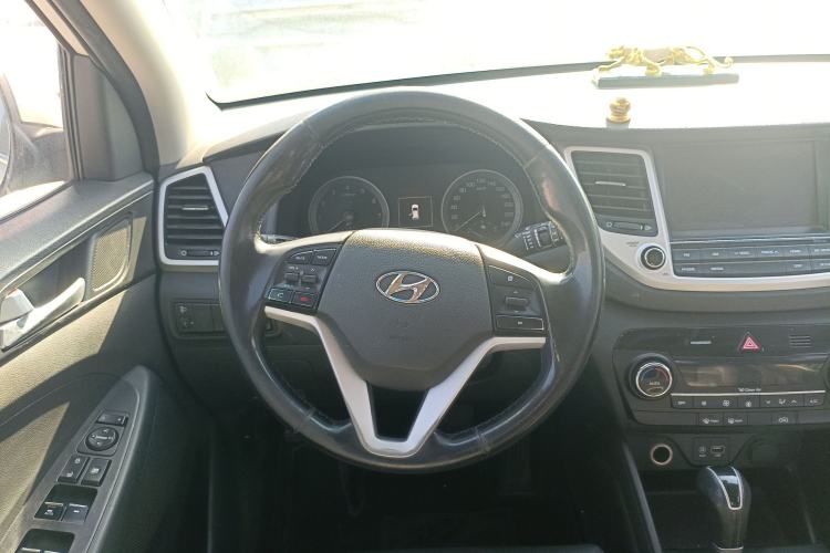 Used Hyundai Tucson 2015 1.6T Dual-Clutch Two-Wheel-Drive Smart Model
