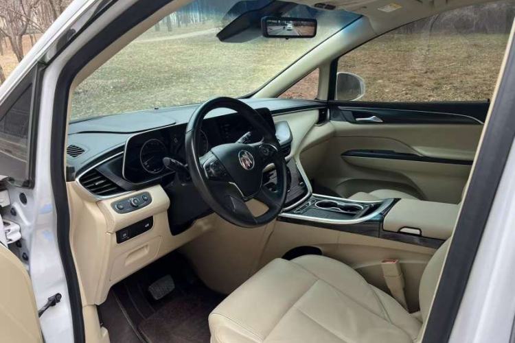 Used Buick GL8 2022 ES Landtrek 653T Luxury Edition
