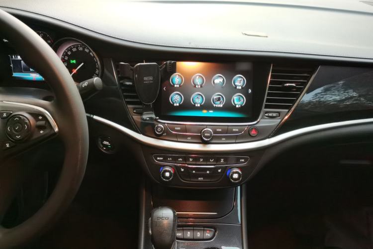 Used Buick Verano 2019 Sedan 20T Dual-Clutch Luxury Model
