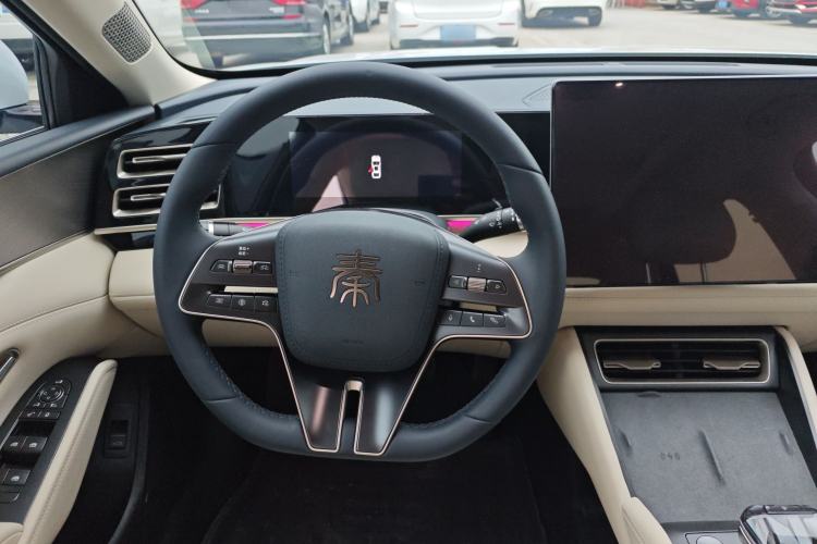 Used BYD Qin L 2024 DM-i 120KM Excellence Model
