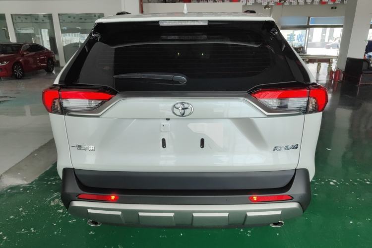 Used Toyota RAV4 2024 2.0L CVT Two-Wheel Drive Fashion Plus Edition
