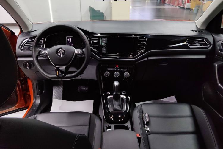 Used Volkswagen T-ROC 2019 280TSI DSG Two-Wheel Drive Comfort Version China VI Standard
