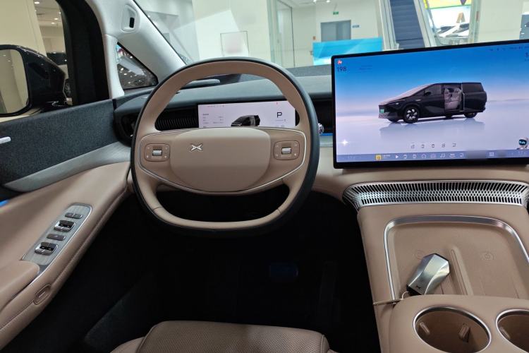 Used XPeng X9 2024 702 Ultra-Long Range Pro
