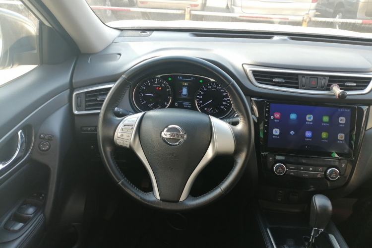 Used Nissan X-Trail 2015 2.0L CVT Comfort MAX Edition 2WD
