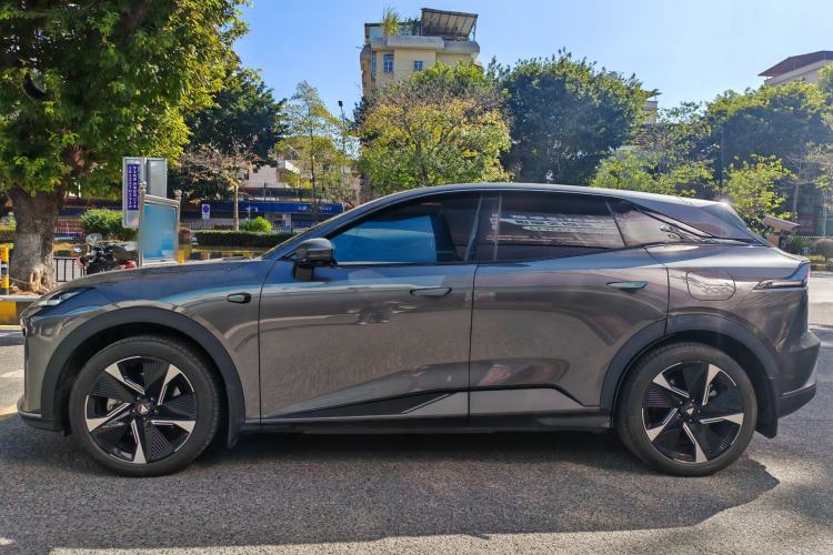 Used  S07 2023 200Max Range-Extended Version
