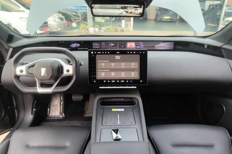 Used  12 2025 Ultra Extended-Range Edition
