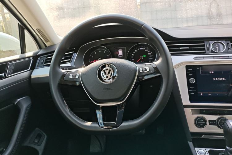 Used Volkswagen Variant 2018 380TSI Two-Wheel Drive Comfort Edition
