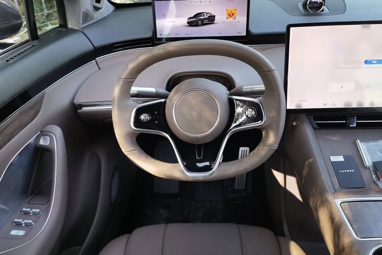 Used Hima Luxeed R7 2025 Range-Extended Version 251 km Max
