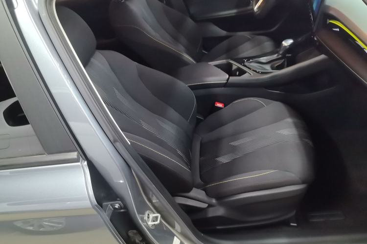 Used Roewe i5 2021 1.5L CVT Platinum Edition
