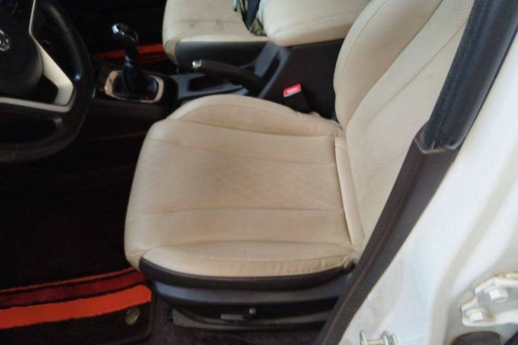 Used Baojun 310W 2017 1.5L Manual Luxury Model China V Standard
