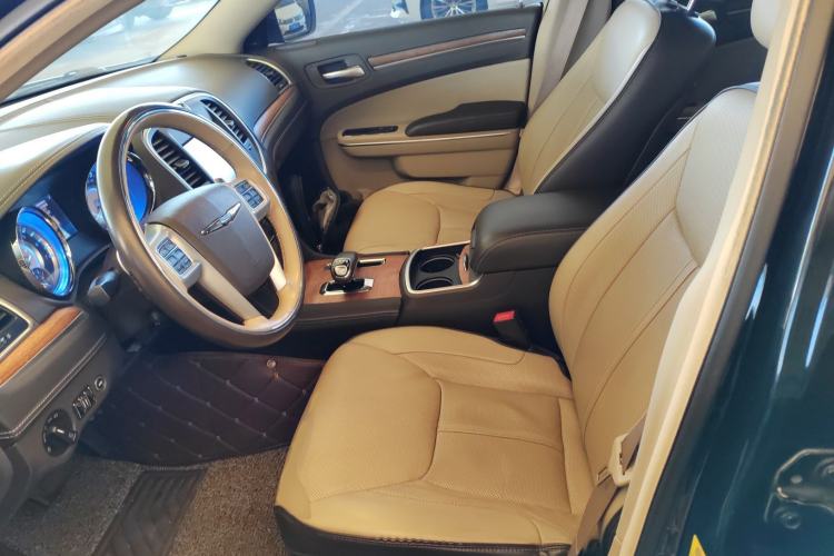 Used Chrysler 300C 2014 3.0L Excellence Edition
