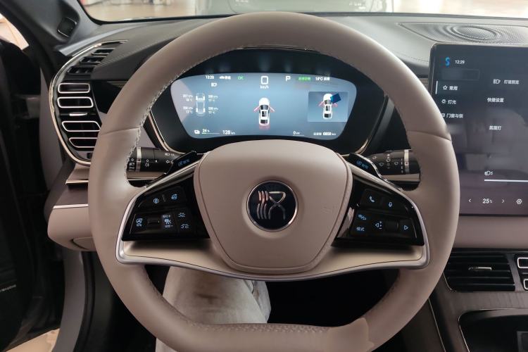 Used BYD Han 2025 EV with 701 km of Laser Radar-Enabled Intelligent Driving