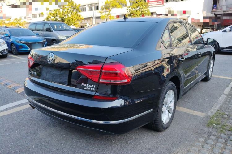 Used Volkswagen Passat 2017 280TSI DSG Luxury Edition
