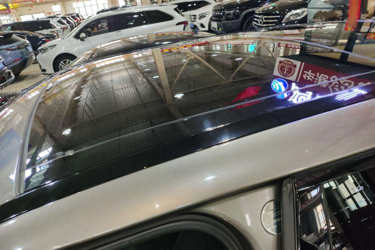 Used Land Rover Range Rover Velar 2021 P250 model
