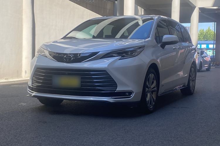 Used Toyota Sienna 2024 2.5L Hybrid Prestige Deluxe Edition
