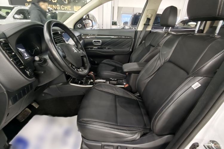 Used Nissan Terra 2018 2.5L Automatic 2WD Luxury Edition