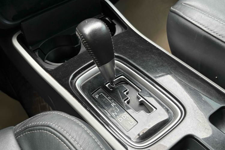 Used Mitsubishi Outlander 2019 2.0L Two-Wheel Drive Comfort Edition 5 Seats China V Standard
