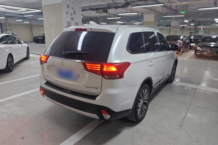 Used Mitsubishi Outlander 2018 2.0L Two-Wheel Drive Glory Edition 5 Seats