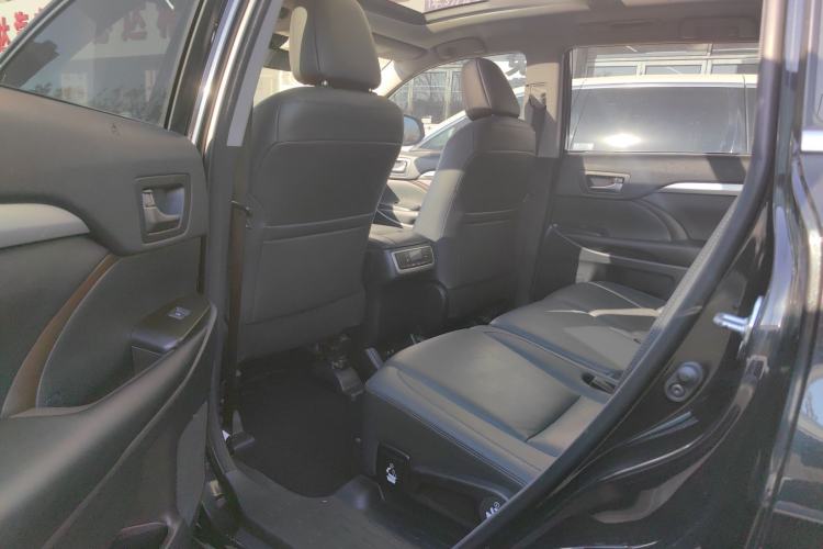 Used Toyota Highlander 2018 2.0T Four-Wheel Drive Prestige Version 7 Seats China VI Standard