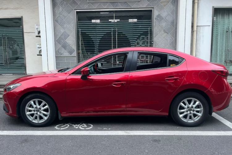 Used Mazda Mazda 3 Axela 2016 Sedan 1.5L Automatic Luxury Model