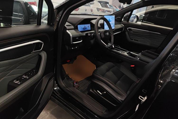 Used Geely Auto Haoyue L 2024 2.0T DCT Prestige Version
