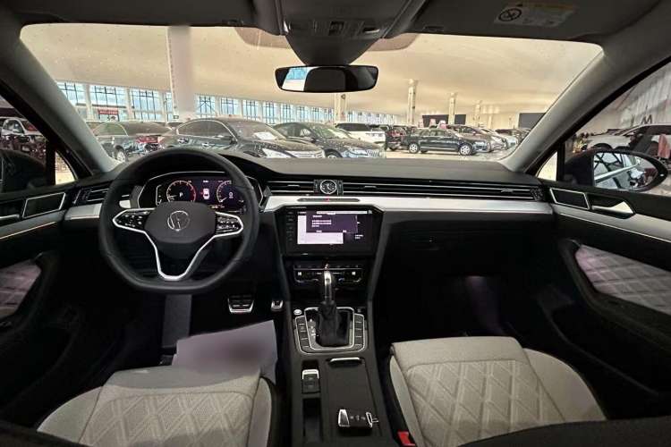 Used Volkswagen Magotan 2023 2 Million Units Commemorative Edition 330TSI DSG Luxury Version
