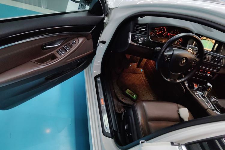 Used BMW 5 Series 2014 525Li Luxury Design Package