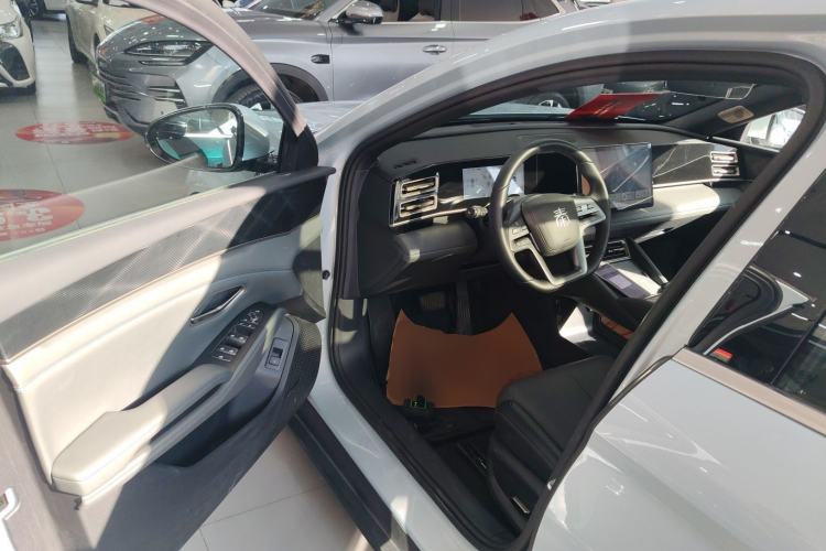 Used BYD Qin L 2024 DM-i 120KM Beyond Model