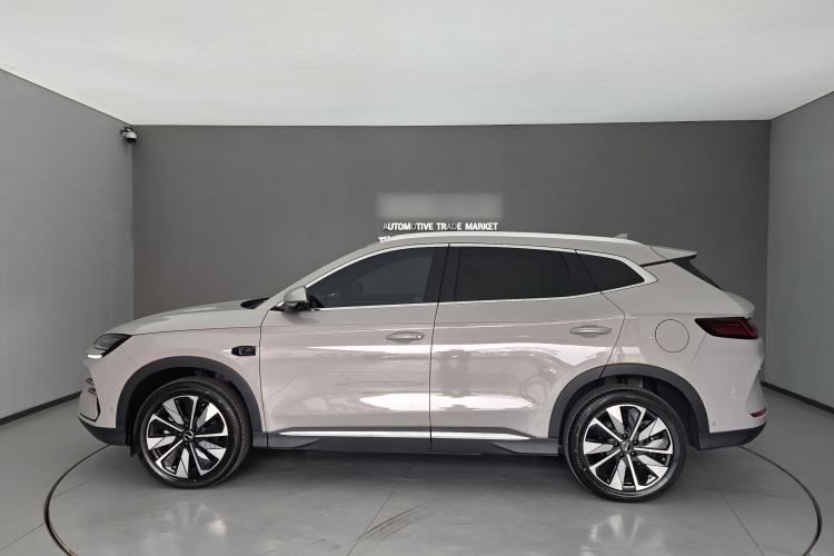 Used BYD Song PLUS New Energy 2025 EV Intelligent Driving Version 520km Premium Model
