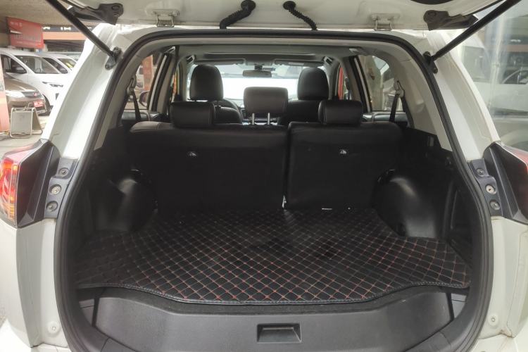 Used Toyota RAV4 2016 2.0L CVT Two-Wheel Drive Fashion Edition China V Standard