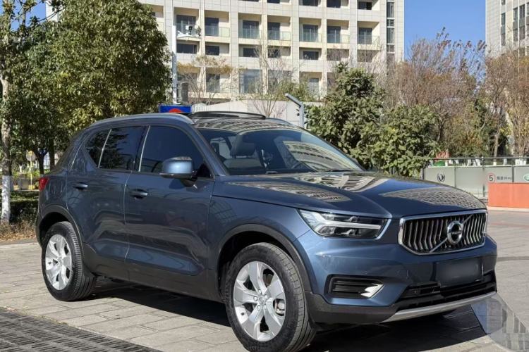 Used Volvo XC40 2022 T4 Four-Wheel Drive Smart & Stylish Edition
