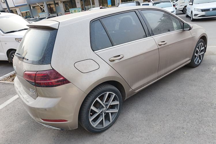 Used Volkswagen Golf 2018 230TSI Automatic Luxury Version
