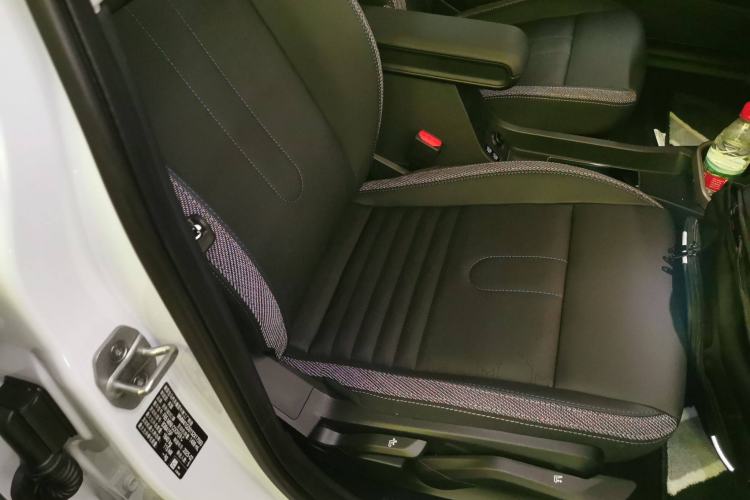 Used  MINI 2025 1.5T COOPER Classic Edition Five-Door Version
